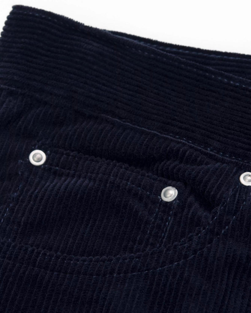 Carhartt Wip: Newell Pant Corduroy 8 Walles Navy 
style: I027232_1C_02
